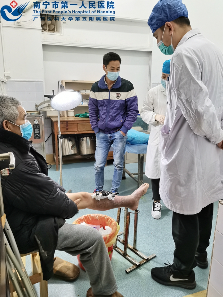 2查房详细询问病史.jpg