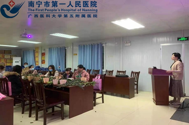 1615519236291085819.jpg 2开展花艺沙龙活动现场.jpg