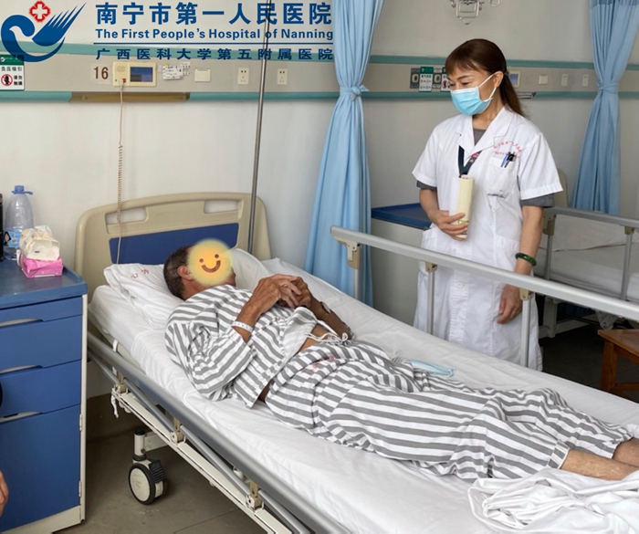 1636072310356025907.jpg 医联体综合服务部老师随访并动员患者下转2.jpg