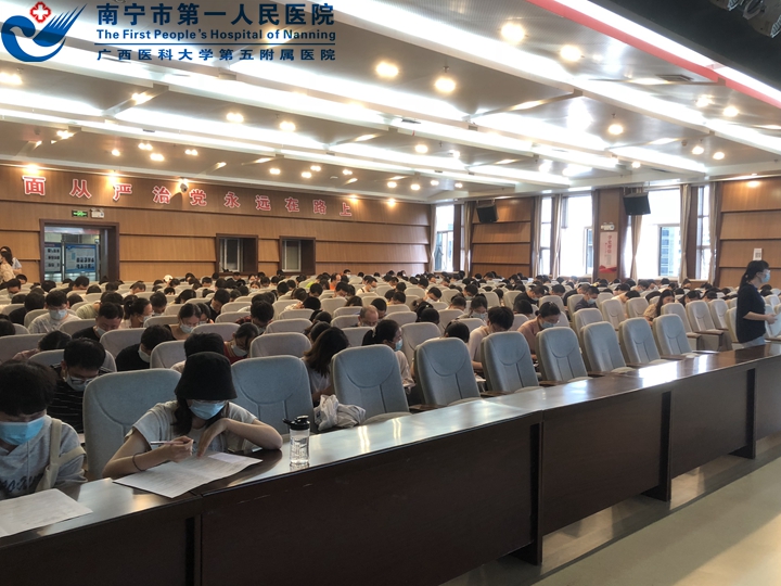 1651130518348074402.jpg 我院开展医疗核心制度院内考核22.jpg